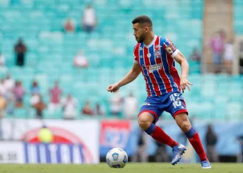 Vasco fecha com volante do Bahia