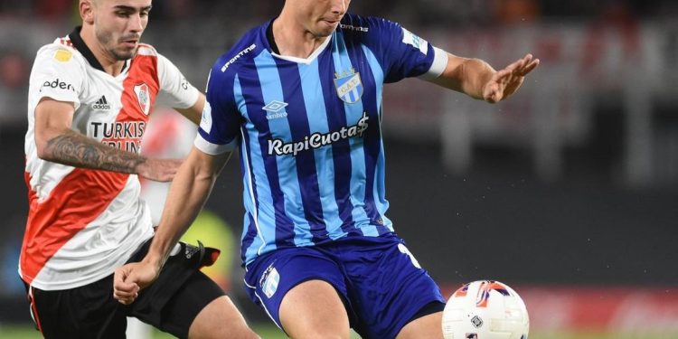 Vasco e Atlético Tucumán devem chegar a um acordo por Capasso nesta sexta