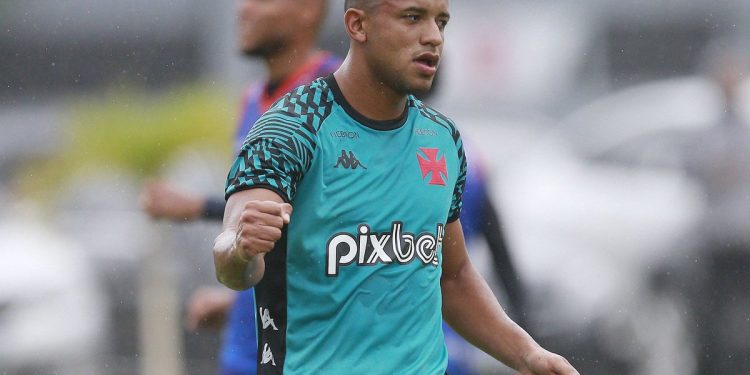 Vasco libera jogador para atuar em Portugal