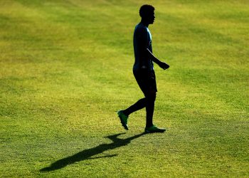 Vasco acerta venda de Andrey Santos para o Chelsea