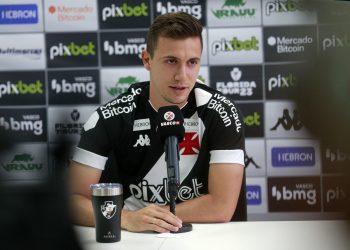 Lucas Piton é apresentado oficialmente pelo Vasco: "Acredito muito no projeto"
