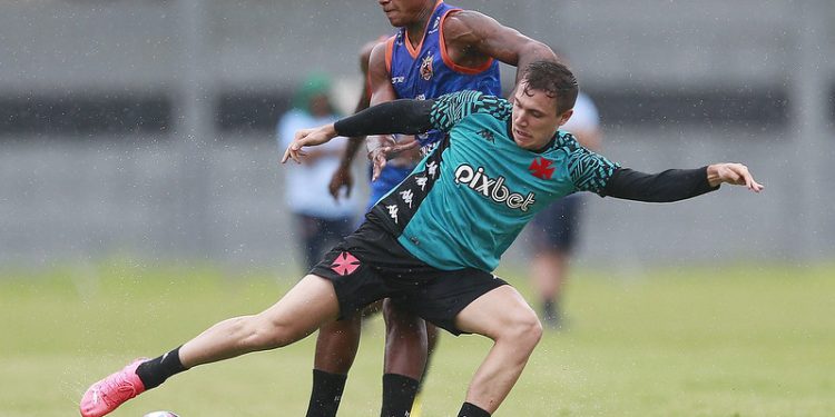 Confira a escalação oficial do Vasco contra o Madureira