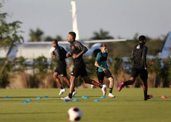 Escalação oficial do Vasco contra o River Plate
