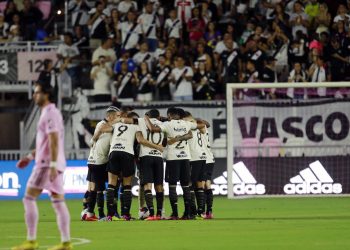Como assistir ao vivo Portuguesa x Vasco pelo Carioca