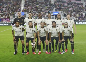 Mais jovem e com apostas: veja o primeiro esboço do Vasco 2023