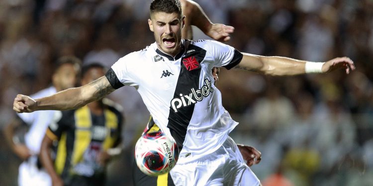 Vasco joga mal, perde para o Volta Redonda e decepciona torcida