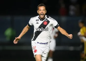 Bracks fala sobre futuro de Nenê, camisa 10 do Vasco
