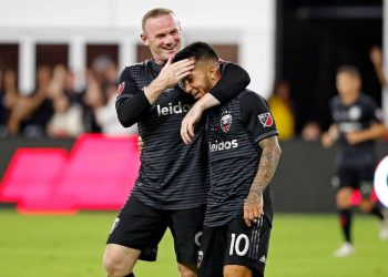 Camisa 10 do futebol internacional é oferecido ao Vasco