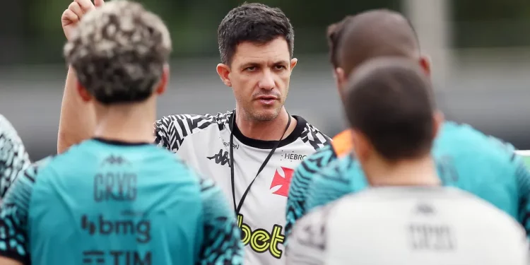 Confira a lista dos jogadores do Vasco que ficaram no Rio