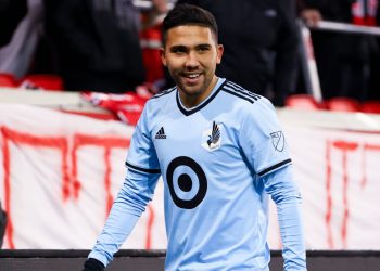 Confira a situação de Emanuel Reynoso, meia sondado no Vasco