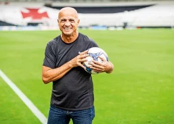Dé Aranha pede melhorias no Vasco e crava que jogador não pode jogar no Cruzmaltino