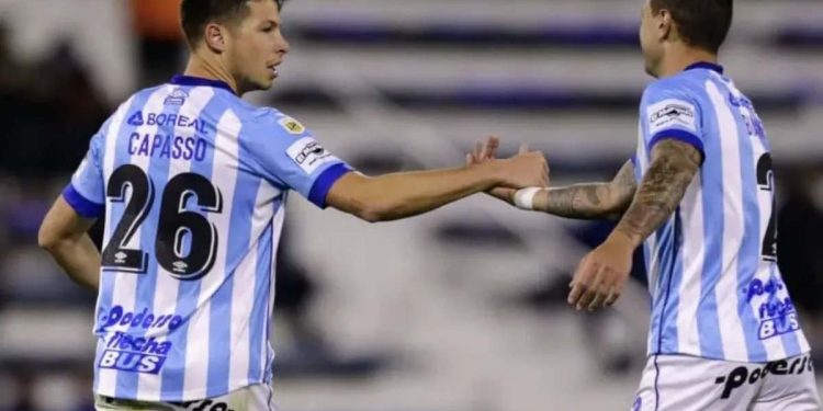 Em negociação com Vasco, Capasso é flagrado na balada e torcida do Tucumán se revolta