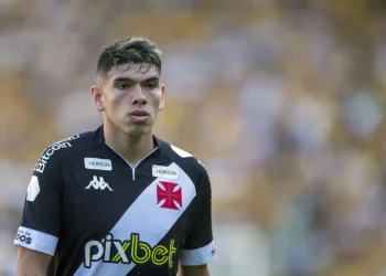 Saída de Palácios faz o Vasco economizar valor milionário