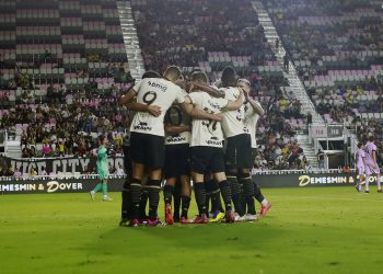 Vasco ganha reforço de peso que já estava no elenco