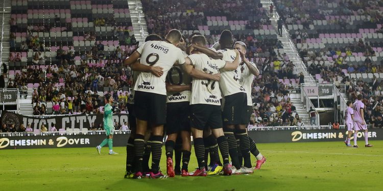 Vasco ganha reforço de peso que já estava no elenco