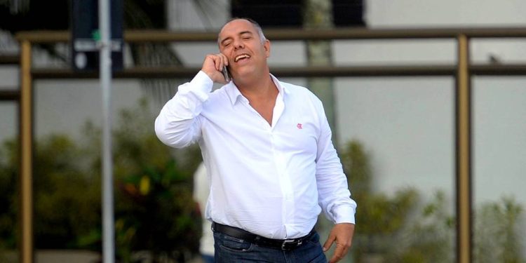 Vasco pode tomar chapéu do Flamengo por destaque uruguaio