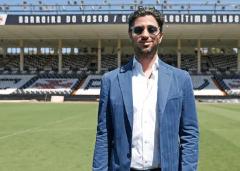 Vaza nome de possível camisa 10 do Vasco