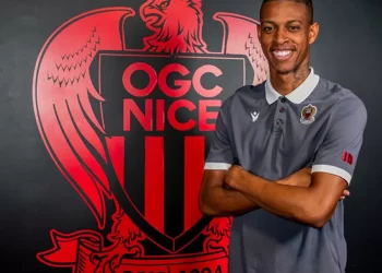 Saiba o que falta para Robson Bambu ser anunciado pelo Vasco