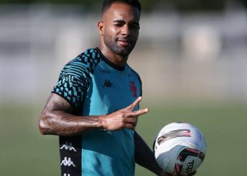 Notícia boa envolvendo Alex Teixeira no Vasco