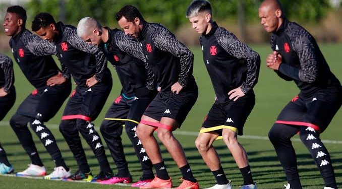 Novo reforço e Nenê impressionaram Barbieri em treino do Vasco nos EUA