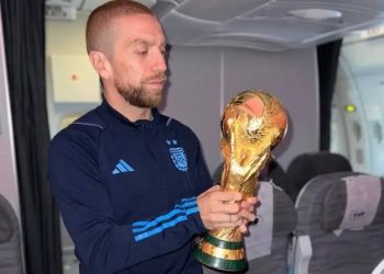 Vasco negocia com Papu Gómez, campeão do mundo pela Argentina