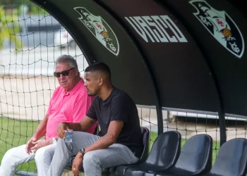 Entenda a função de Léo Matos no Vasco