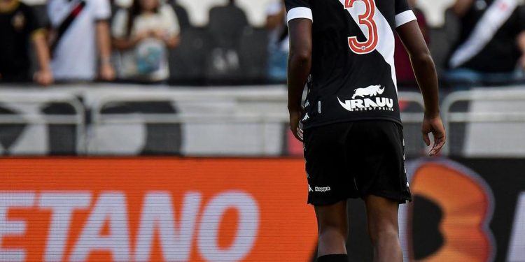 Zagueiro promissor acerta sua renovação essa semana com o Vasco