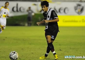 Coutinho comenta publicação de Alex Teixeira e torcida pede retorno ao Vasco