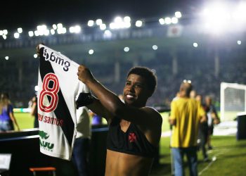 Vasco monitora situação de Andrey Santos