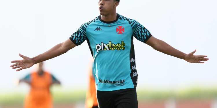 Rival do Vasco, Fluminense quer Andrey Santos; entenda