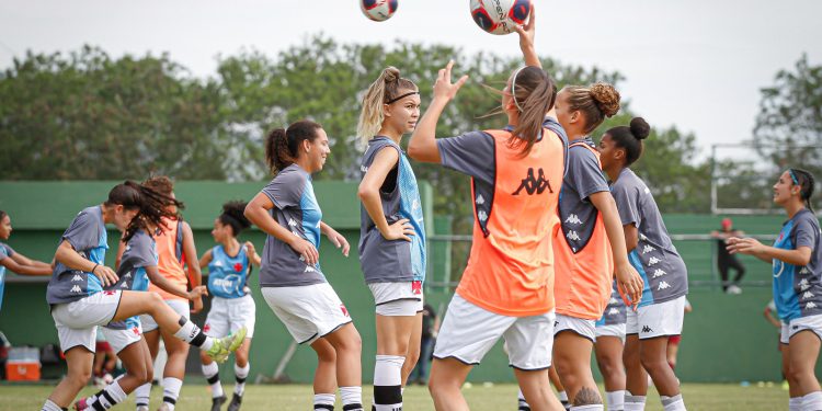 Vasco acerta treinadora para time do futebol feminino