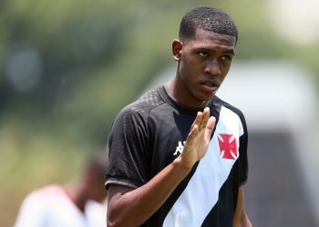 Joia do Vasco, Rayan será relacionado para enfrentar o Boavista