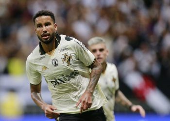 Após gol pelo Vasco, torcida do Atlético-MG sente saudades de Jair