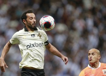 Barbieri abre o jogo e explica escalação com Nenê