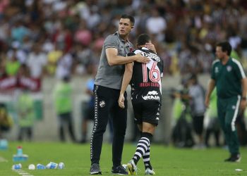 Vasco sofre desfalque importante para clássico com Botafogo