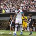 "Melhor contratação" Torcida do Vasco exalta atuação de zagueiro Léo