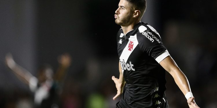 Vasco goleia o Boavista por 4 a 1 e tira Botafogo do G4
