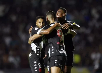 Como assistir ao vivo Vasco x Boavista pelo Carioca