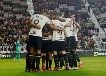 Como assistir ao vivo Vasco x Resende