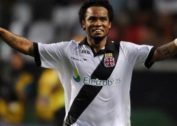 Ex-Vasco, Carlos Alberto chuta o balde e manda recado para Gabriel, do Flamengo