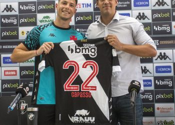 Manuel Capasso se diz pronto fisicamente para estrear pelo Vasco