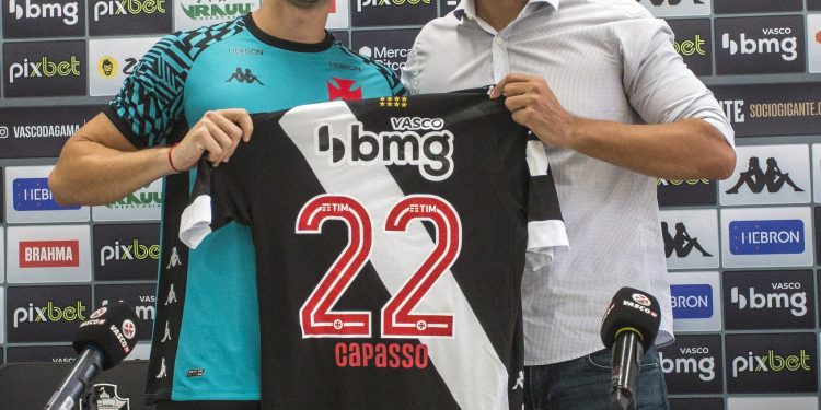 Manuel Capasso se diz pronto fisicamente para estrear pelo Vasco