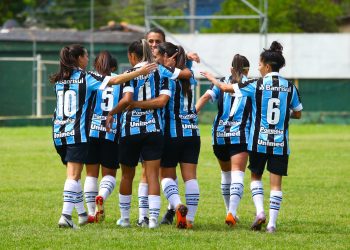Grêmio contrata zagueira do Vasco