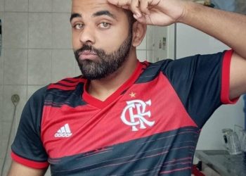 Influencer torcedor do Flamengo se rende ao Vasco: "Torcida é apaixonada"