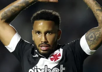 Jair se recupera de lesão, mas não joga contra o Botafogo