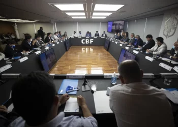 Limite de estrangeiros, diminuir número de rebaixados e perda de pontos por racismo; Saiba mais sobre a reunião da CBF