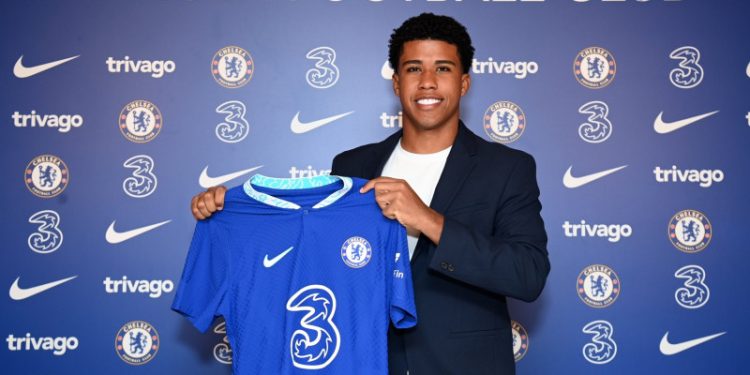 Palmeiras contrata Andrey Santos, do Chelsea