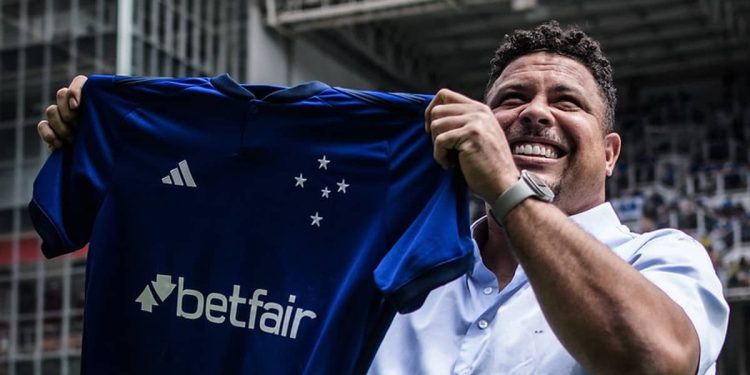 Ronaldo contrata algoz do Vasco e Cruzeiro ganha reforço