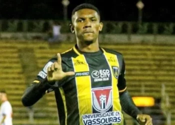 Vasco fica perto de contratar Lelê, artilheiro do Carioca