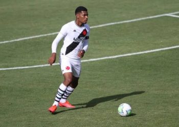 Vasco recebe ótima notícia envolvendo renovação de Eric Pimentel